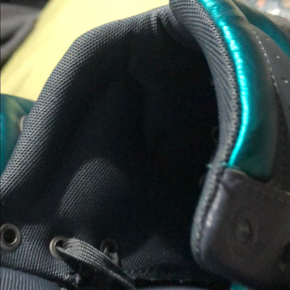 Dope Retro Adidas - Picture 5 of 5